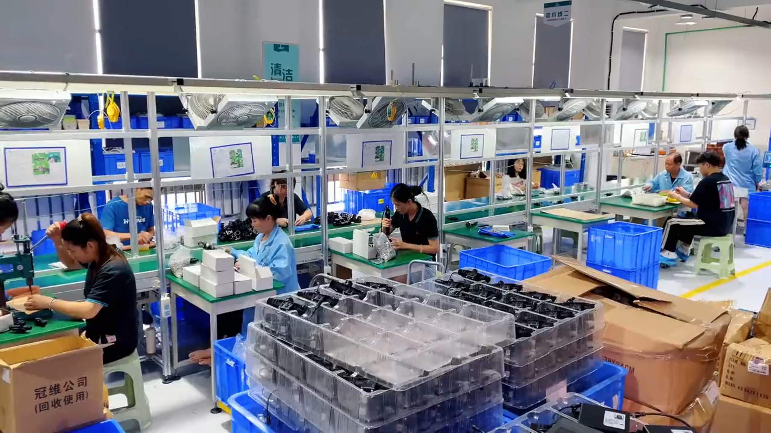 洁博利感应洁具生产车间流水线